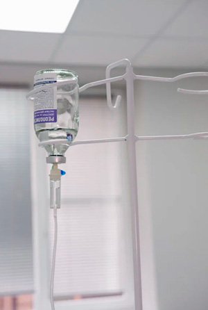 Капельница в процедурном кабинете