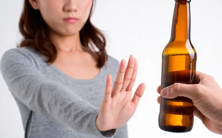 Девочка отказывается от алкоголя